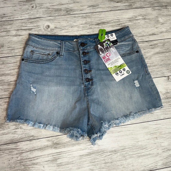 Peace Love Eco The Wedge Denim Shorts Size 11 / 30 NWT - Picture 1 of 4